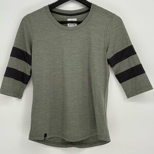 🪁nwt Flylow  Hawkins cactus and black Striped Short Sleeve crewneck Top